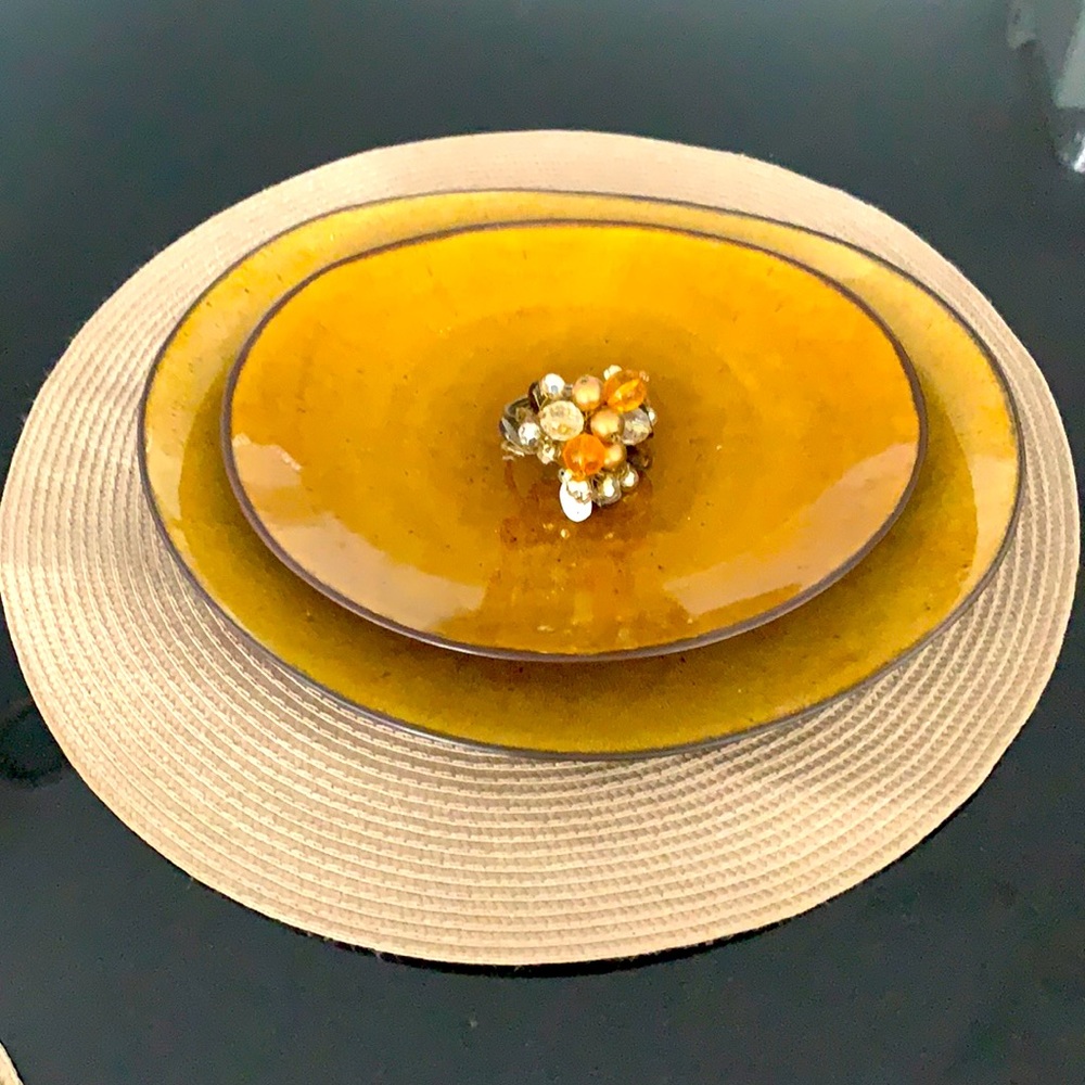 Decorative plate setting with medium & small plates, decorative napkin rings